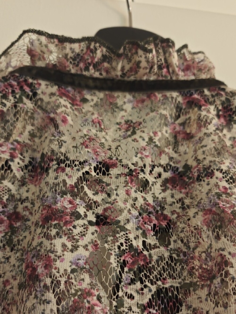 Zara Cream Blouse with Pink Floral Ruffles and Tie Neck - Picture 6 of 6